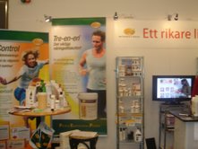 vänstra delen av montern inkl tv-skärm